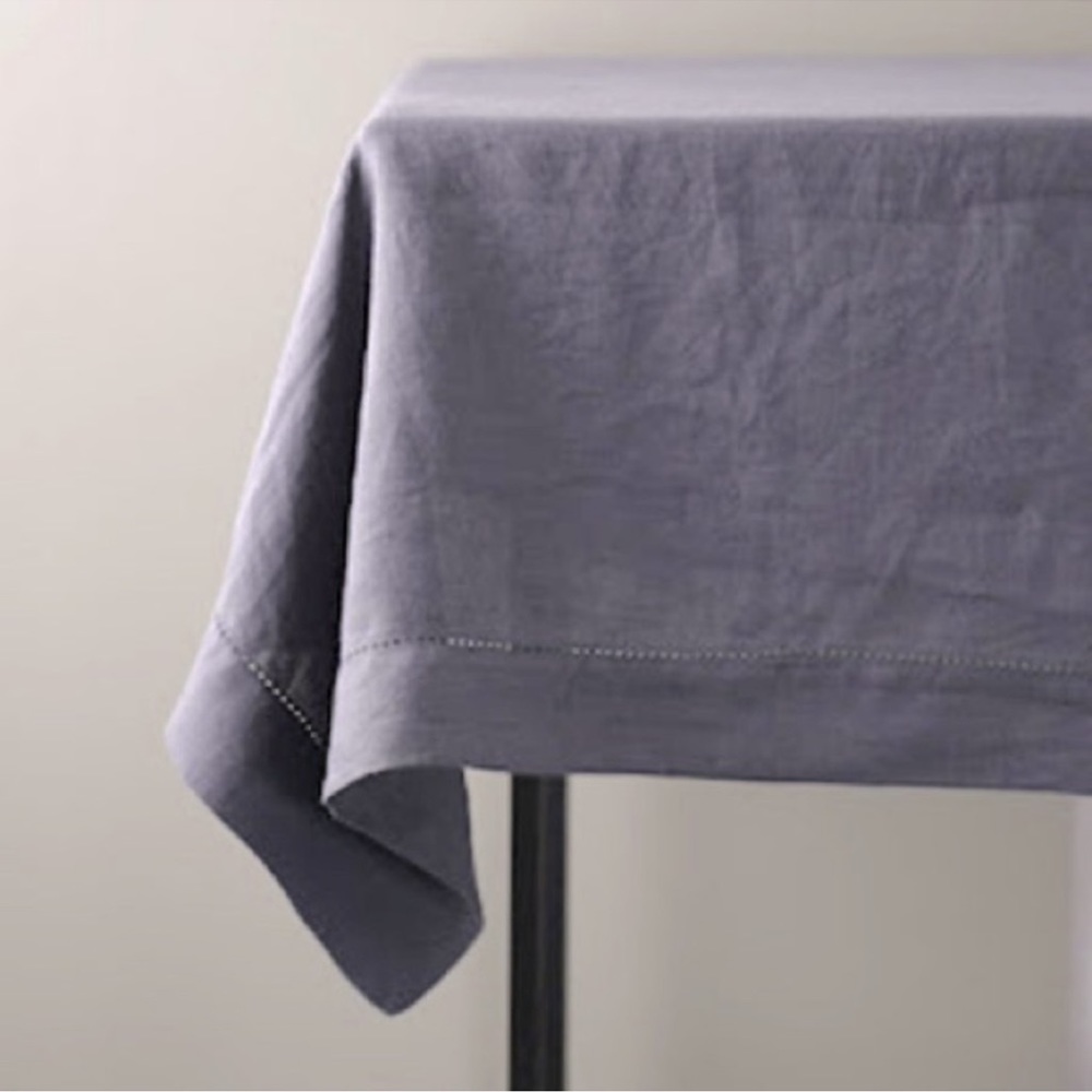 WILLIAMS SONOMA Charcoal Grey Rectangular Hemstitch Linen Table Cloth 96”x61”